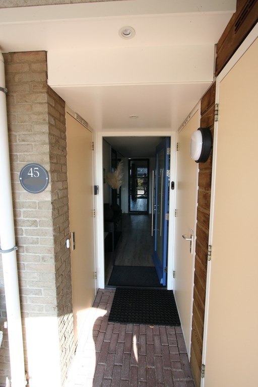 IMG_3611 voordeur grijs.jpg